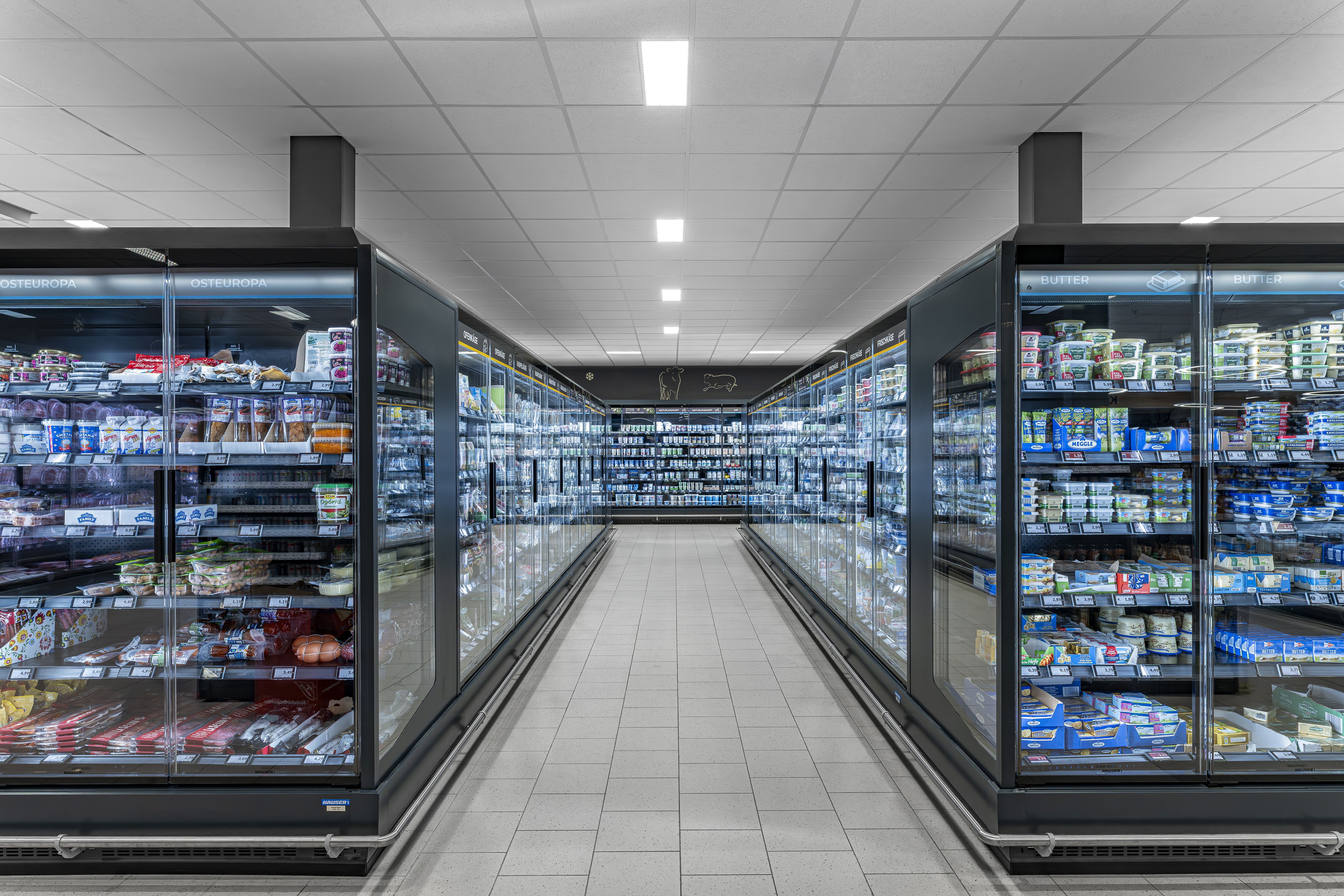 REFINO and REMETA refrigerated display cabinets