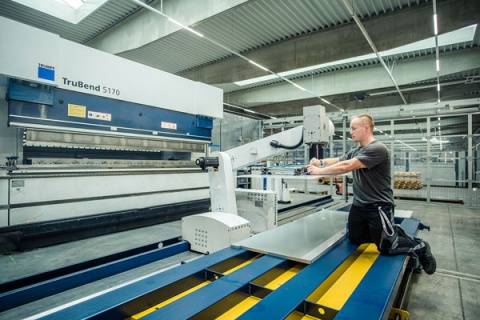 Production employee at HAUSER