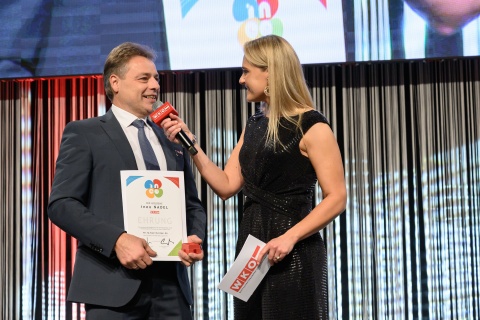 Goldene INEO-Nadel für Ausbildungsleiter Rupert Danninger, HAUSER GmbH