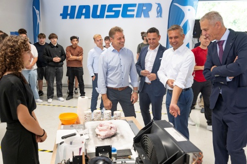 Selbst produziertes Eis im Zuge der Eröffnungsfeier bei HAUSER
